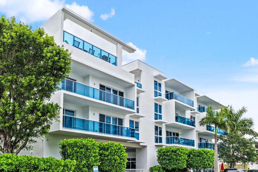 More Photos Of 1 S Palmway, Lake Worth Apartments For Sale