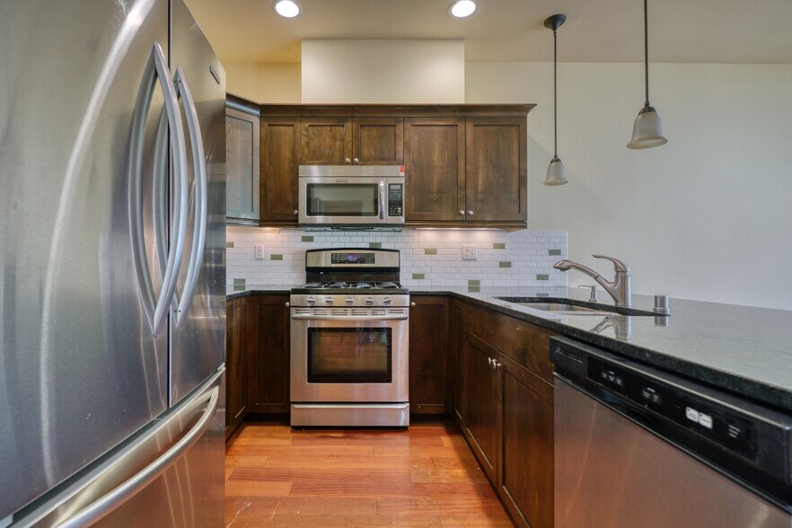 More Photos Of 1317 Pelican Pl, Point Roberts Apartments For Sale