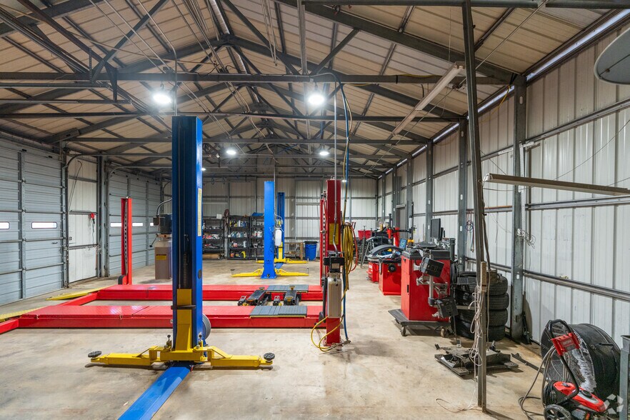 More Photos Of 1613 Ronald Dr, Raleigh Auto Dealership For Sale