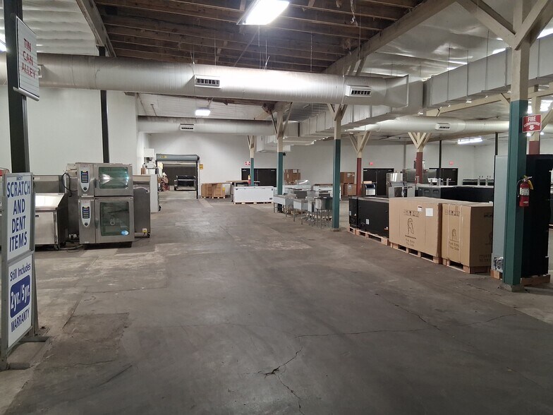 More Photos Of 800 S Morrison Ave, Collinsville Warehouse For Sale