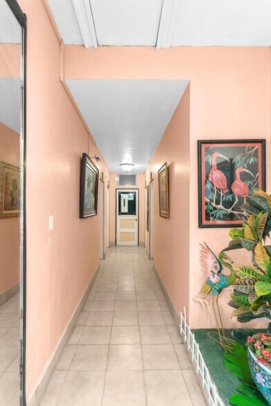 More Photos Of 40 George St, Nassau Hotel For Sale