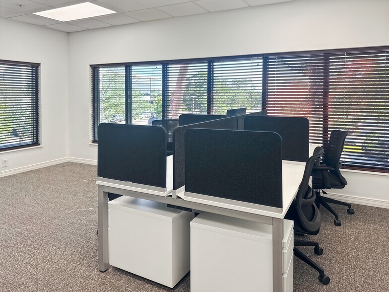 More Photos Of 6901 Professional Pky E, Sarasota Coworking Space