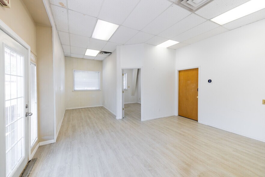 More Photos Of 131 N Lake St, Grass Lake Freestanding For Lease