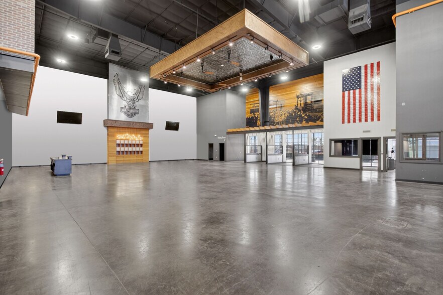 More Photos Of 240 N Burleson Blvd, Burleson General Retail For Sale