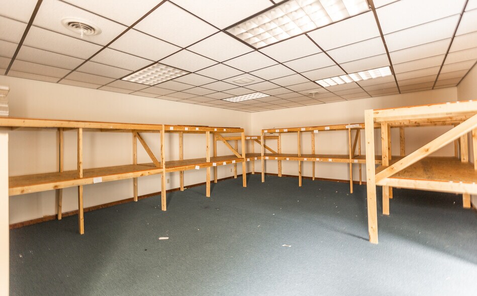 More Photos Of 216 W 2nd St, Dixon Bank For Sale