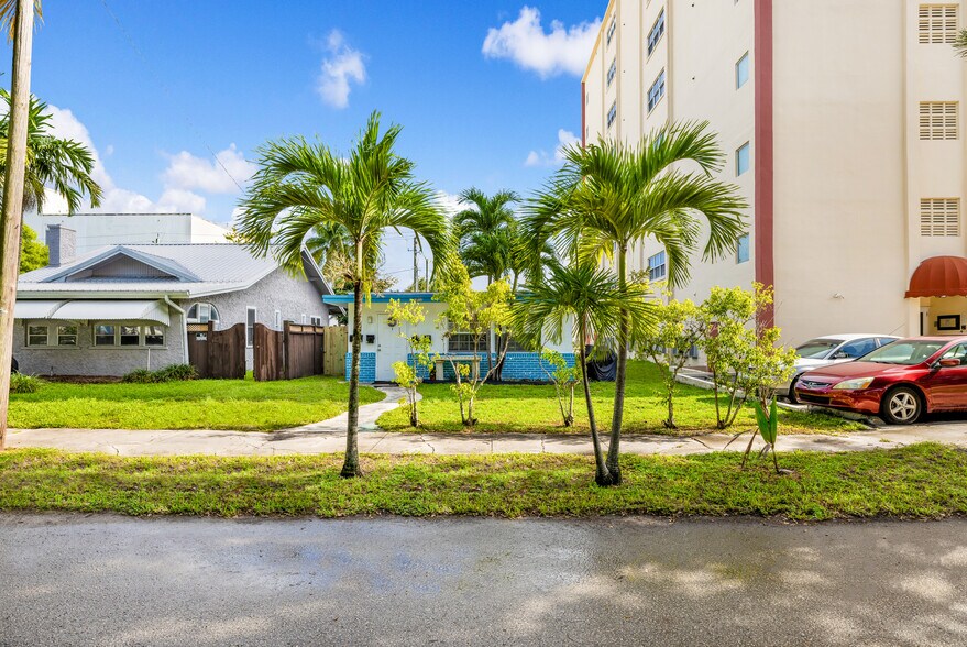More Photos Of 1711 Buchanan St, Hollywood Apartments For Sale