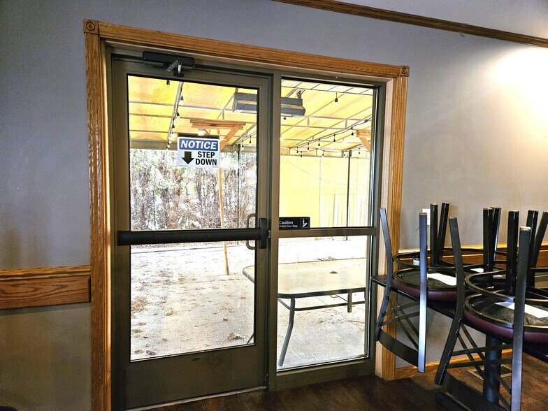 More Photos Of 5530 Gratiot Rd, Saginaw General Retail For Sale