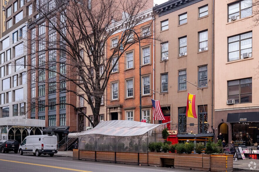 More Photos Of 241 W 14th St, New York Specialty For Sale