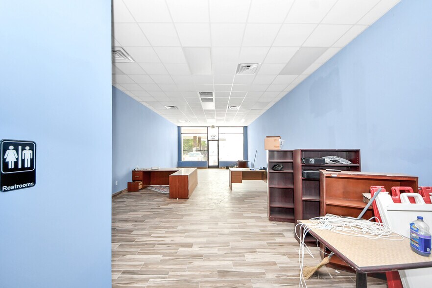 More Photos Of 7803 Jensen Dr, Houston Convenience Store For Lease