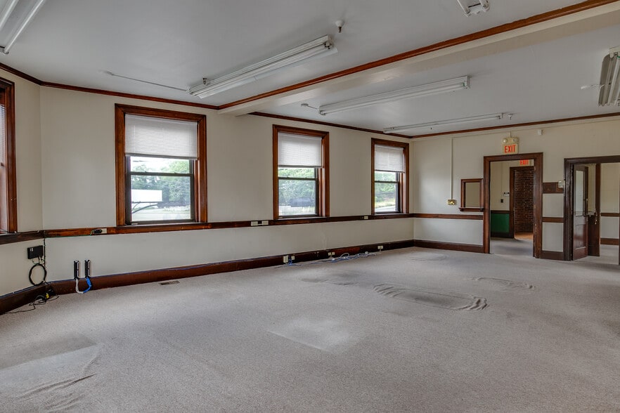 More Photos Of 3661 W Shore Rd, Warwick Warehouse For Sale