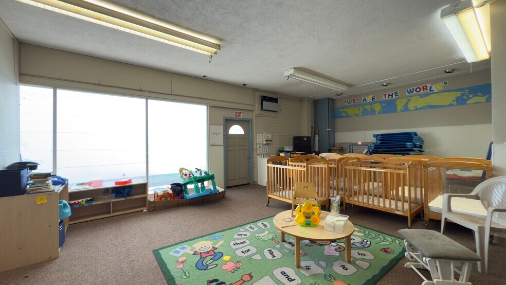 More Photos Of 1041 10th Ave, Honolulu Religious Facility For Lease