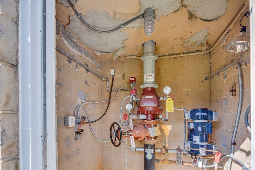 More Photos Of 1022 McCormick Hwy, Lincolnton Distribution For Lease