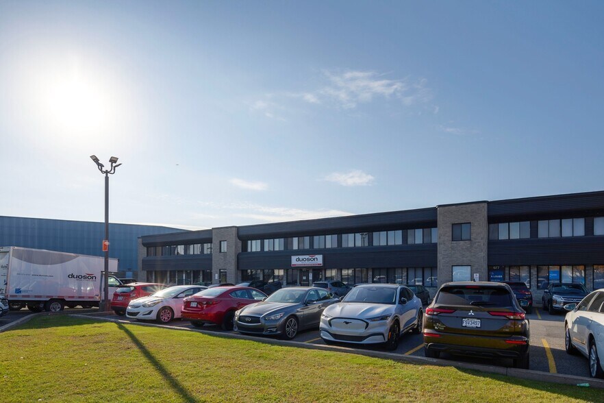 More Photos Of 667 Giffard, Longueuil Flex For Lease