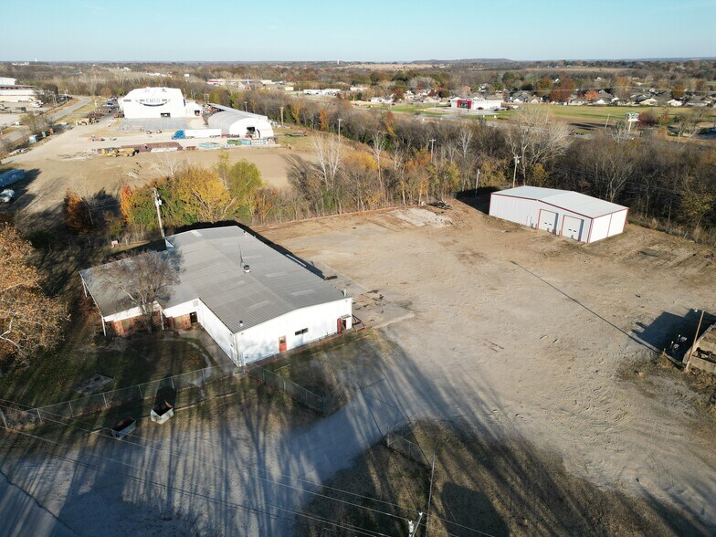 Primary Photo Of 28677 Amah Pkwy, Claremore Manufacturing For Lease