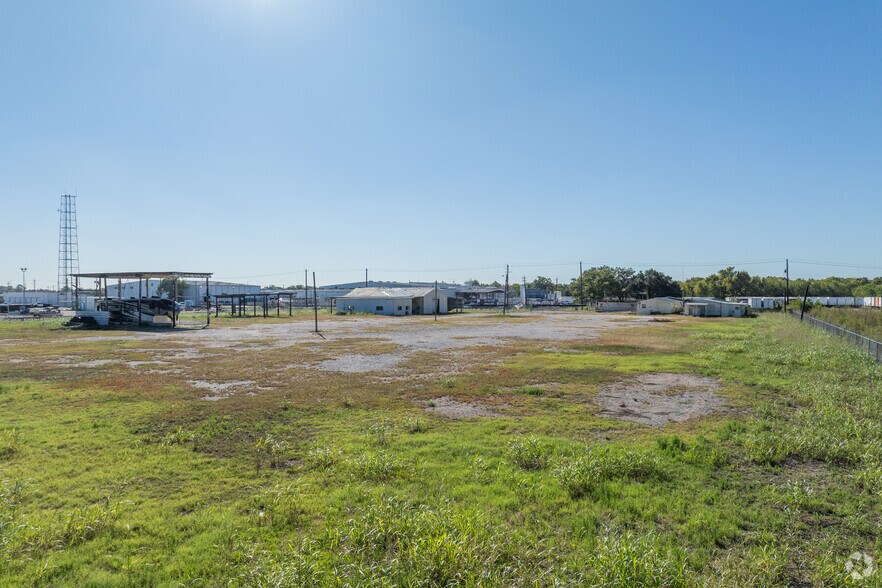 More Photos Of 4901 Shank Rd, Pearland Warehouse For Sale