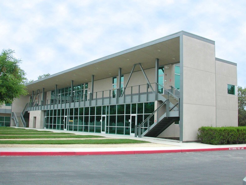 More Photos Of 3660 W Temple Ave, Pomona Office For Lease