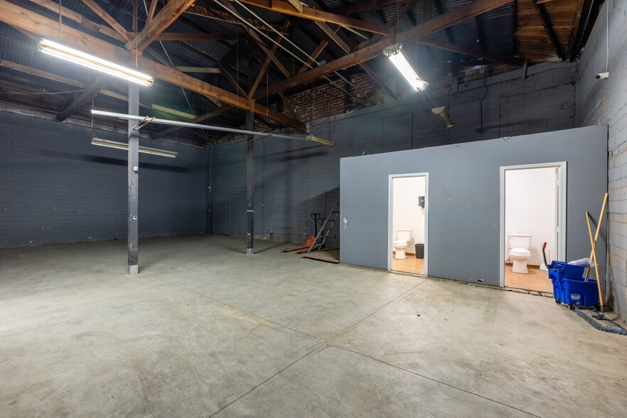 More Photos Of 460 S K St, Tulare Freestanding For Sale