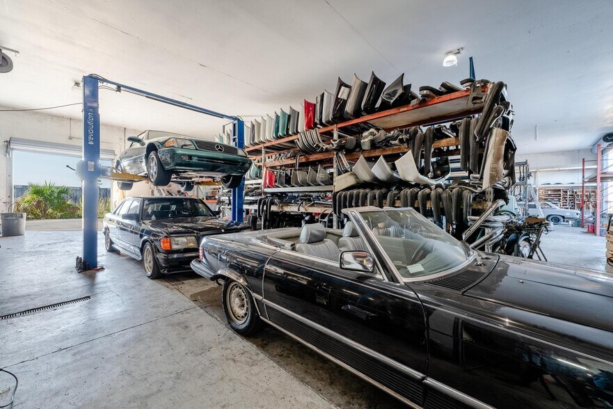 More Photos Of 209 N Industrial Loop, LaBelle Warehouse For Sale