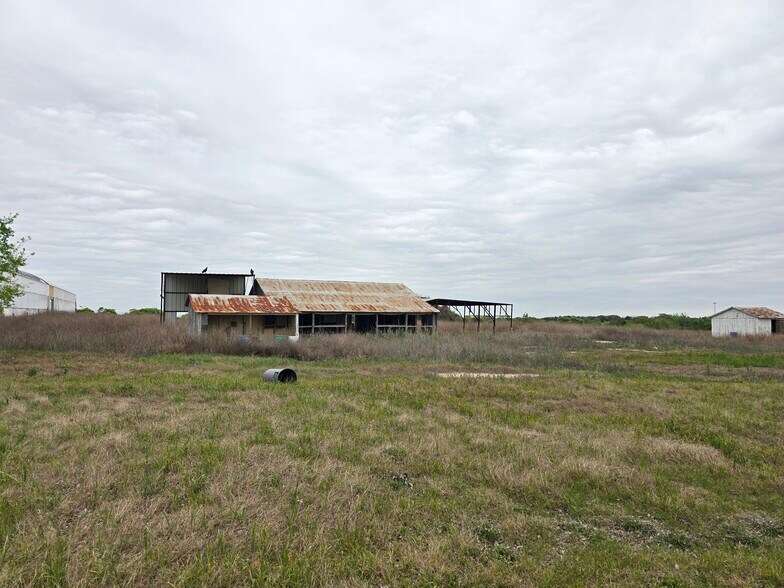 More Photos Of 8637 W US Highway 90, Schulenburg Land For Sale