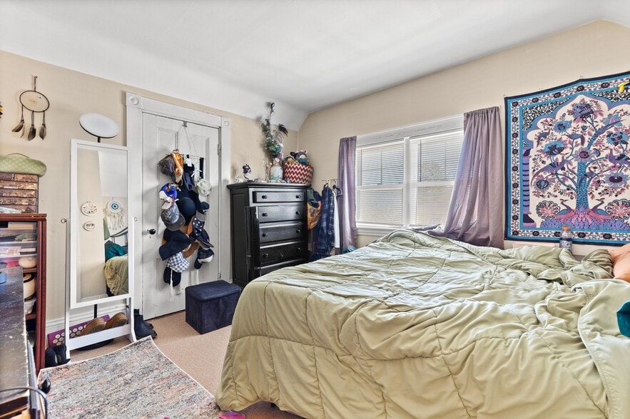 More Photos Of 327 Central St, Saugus Office For Sale