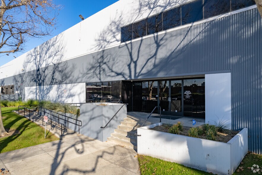 More Photos Of 15801-15811 E Valley Blvd, City Of Industry Warehouse For Lease