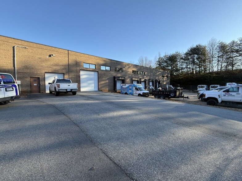 More Photos Of 4248 Piedmont Pky, Greensboro Distribution For Sale