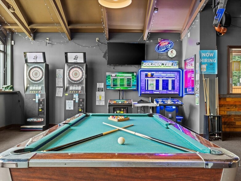 More Photos Of 14417 124th Ave NE, Kirkland Bar For Sale