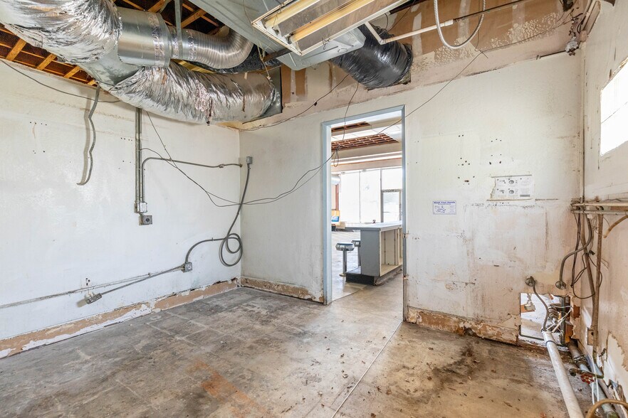 More Photos Of 4900-4922 Folsom Blvd, Sacramento Restaurant For Sale