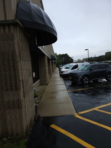 More Photos Of 825 W 75th St, Willowbrook Light Manufacturing For Sale