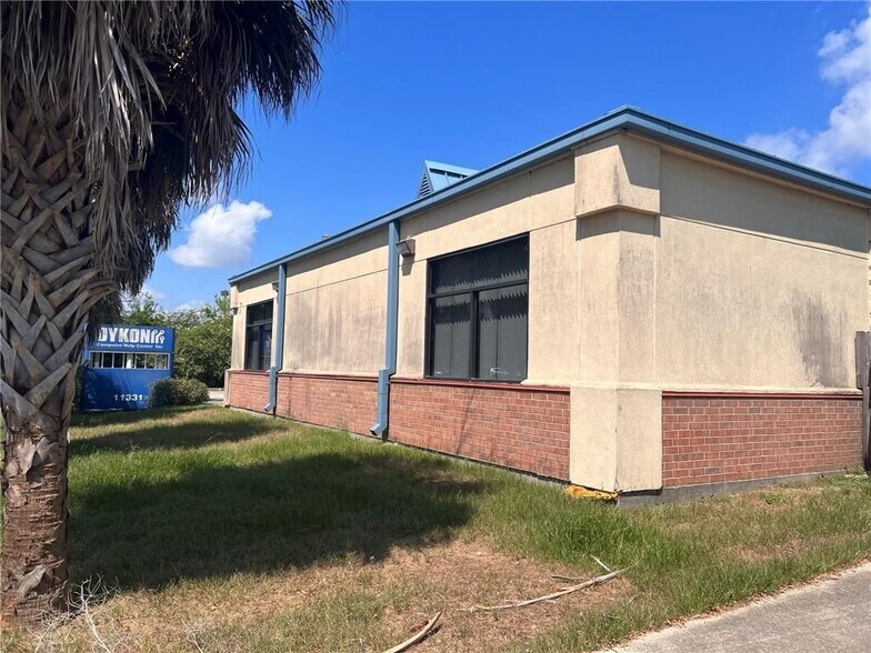 More Photos Of 11331 Lake Forest Blvd, New Orleans Storefront Retail Office For Sale