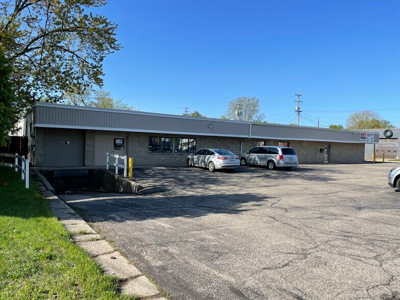 More Photos Of 3060 Madison Ave SE, Grand Rapids Service For Lease