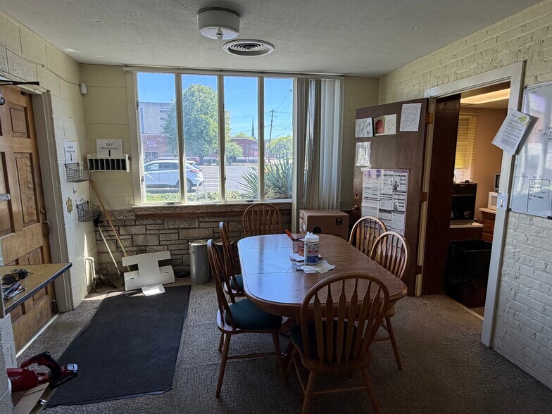 More Photos Of 1001 2nd Ave, Rockford Religious Facility For Sale