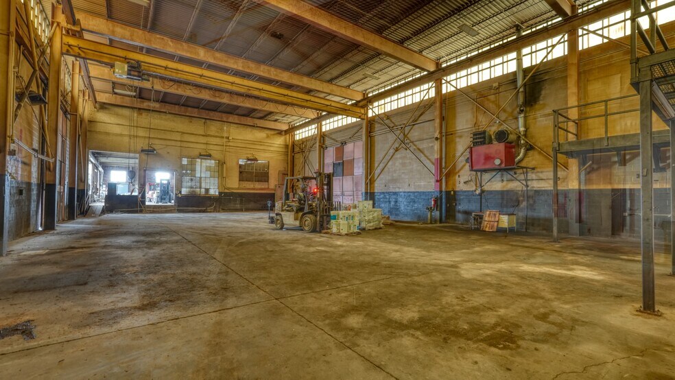 More Photos Of 120 Graham St, Zanesville Warehouse For Sale