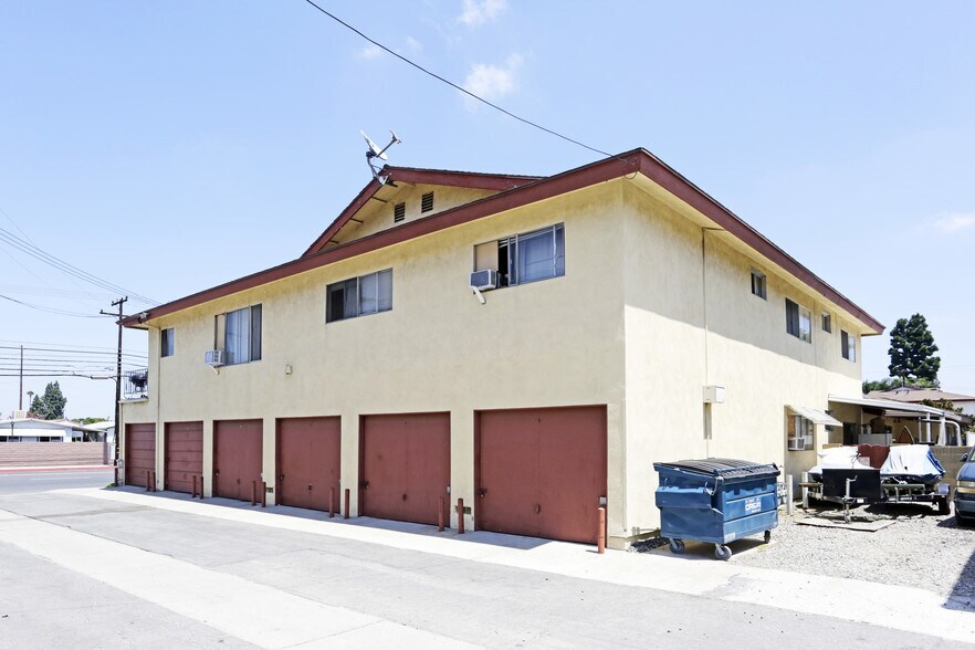 More Photos Of 12501 Orrway Dr, Garden Grove Apartments For Sale