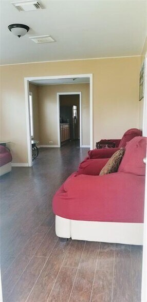 More Photos Of 5424 4th St, Katy Office For Sale