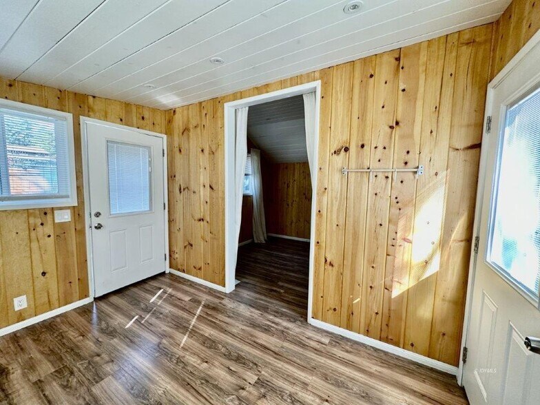 More Photos Of , Idyllwild-Pine Cove Multifamily For Sale