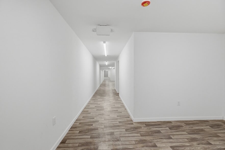 More Photos Of 649 Main St, Waltham Storefront For Sale
