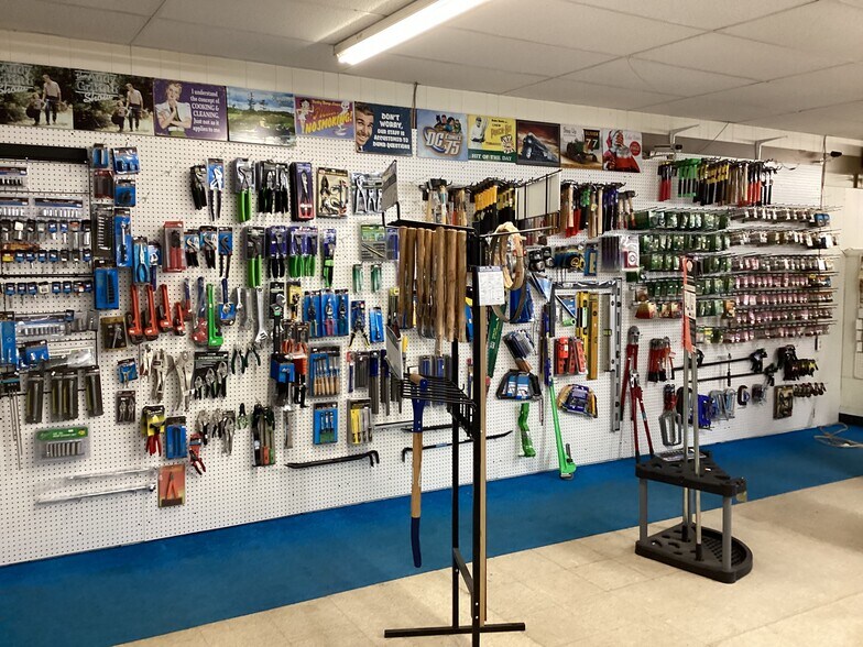 More Photos Of 7811 Main, Dozier Freestanding For Sale