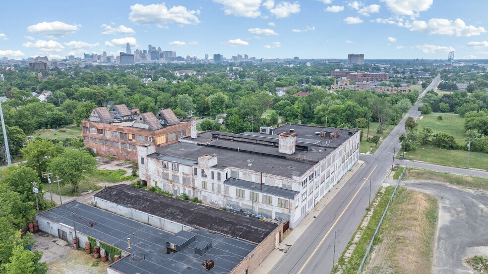 More Photos Of 4444 Lawton Ave, Detroit Warehouse For Sale