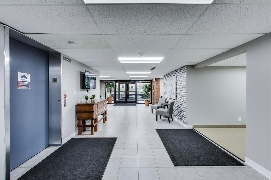 More Photos Of 3550 Lexington Ave N, Shoreview Medical For Lease