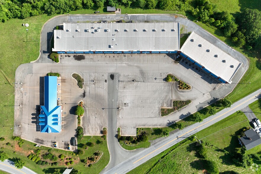 More Photos Of 2600 Dearing Ford Rd, Altavista Unknown For Lease