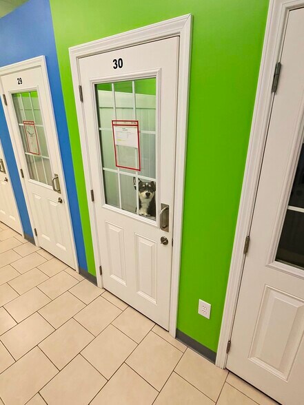 More Photos Of 2610 Holcomb Bridge Rd, Alpharetta General Retail For Lease