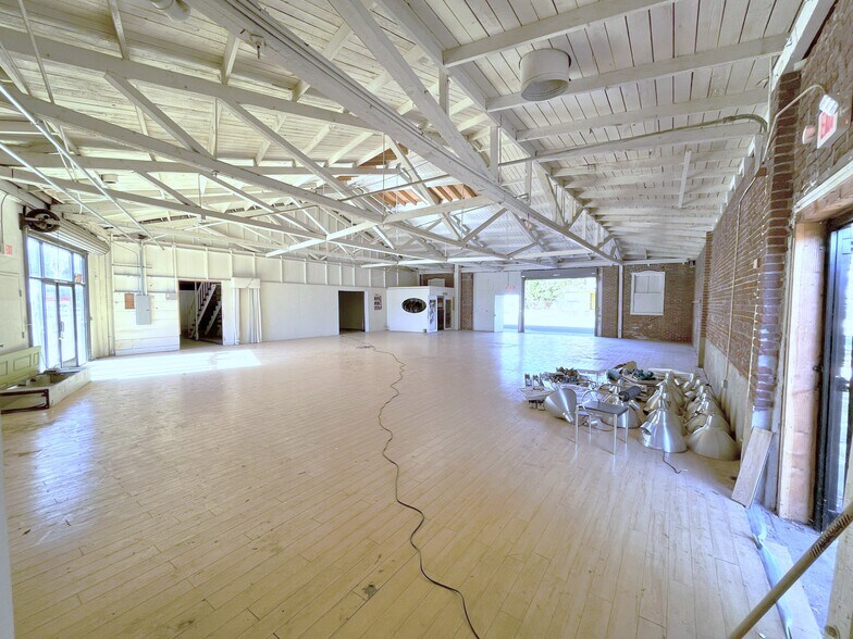 More Photos Of 401-403 E Mission Rd, San Gabriel Storefront Retail Office For Sale