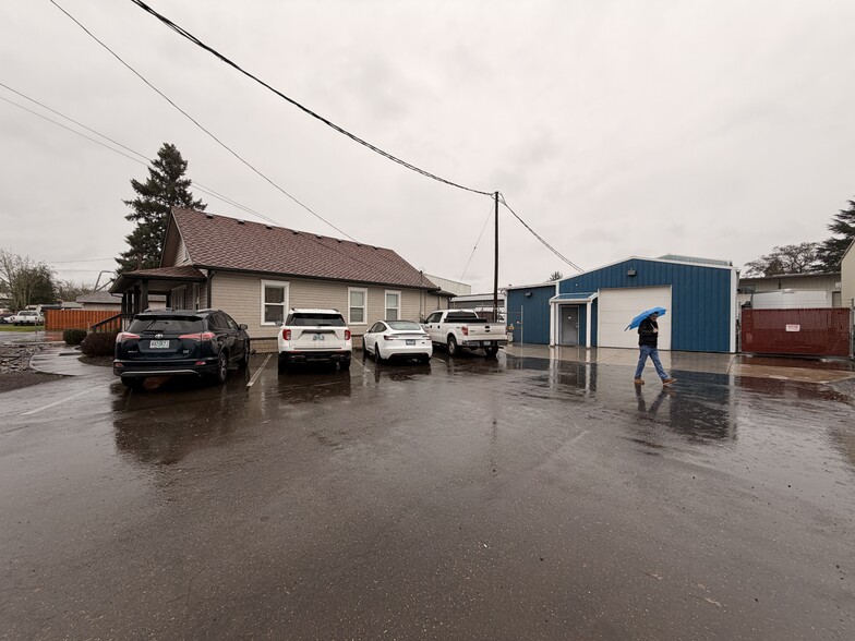 More Photos Of 750 SW Bailey Ave, Hillsboro Manufacturing For Lease