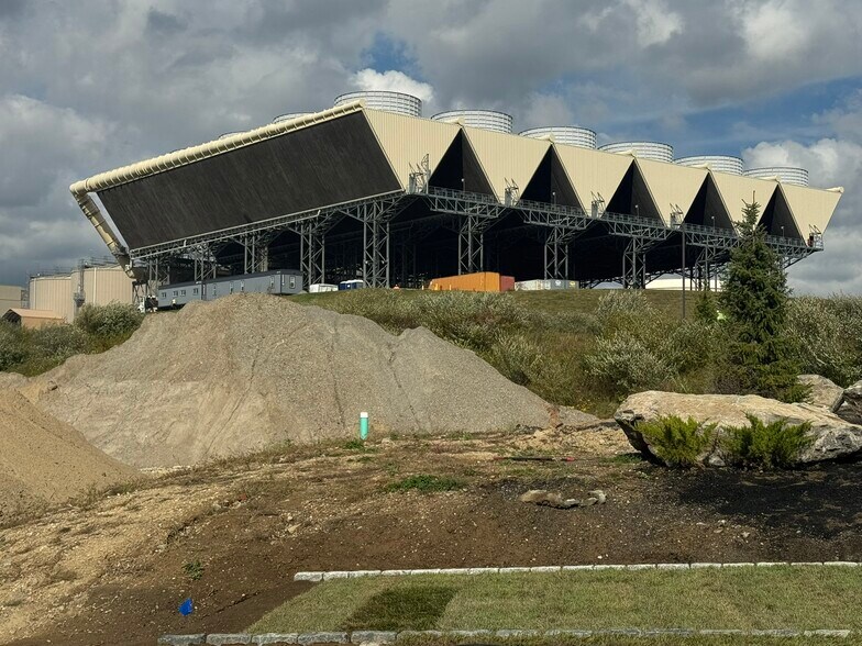 More Photos Of 3 Woodruff Hill Rd, Oxford Industrial For Sale