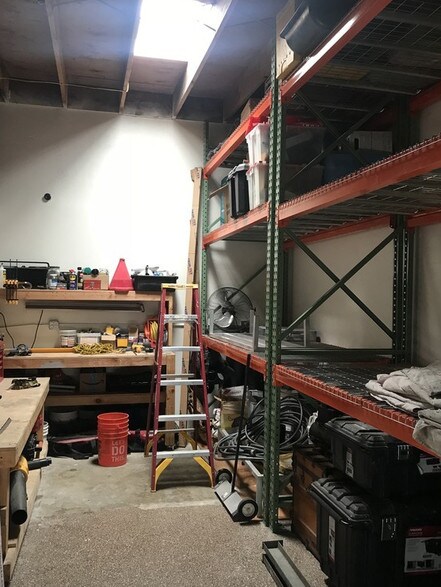 More Photos Of 1648-1652 Newport Blvd, Costa Mesa Self Storage For Lease
