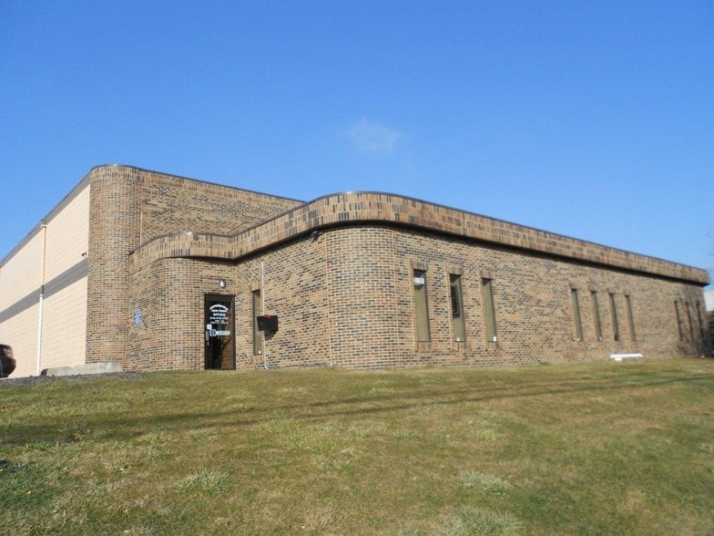 More Photos Of 25715-25737 Meadowbrook Rd, Novi Warehouse For Sale