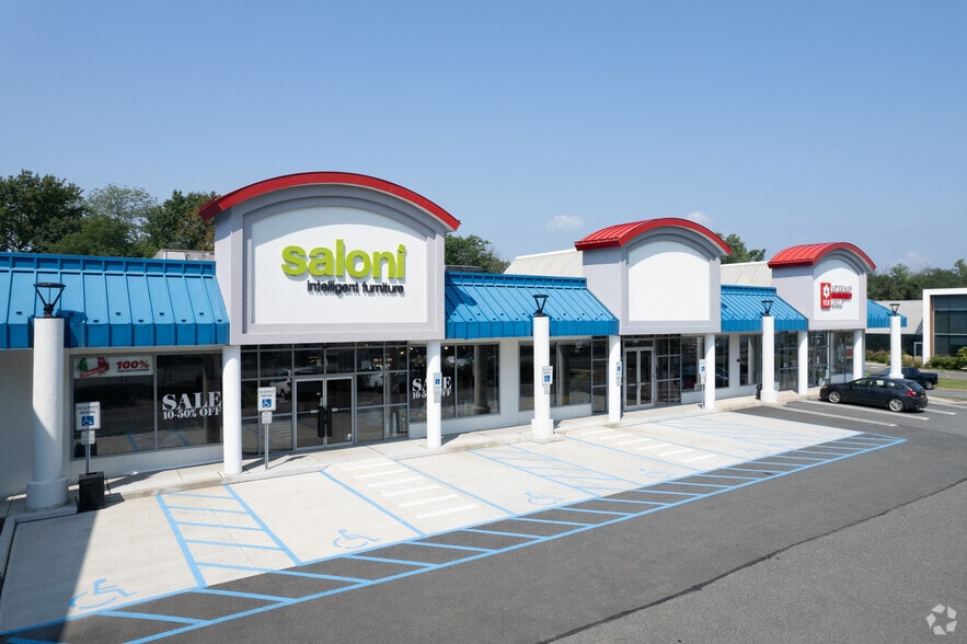 More Photos Of 141 Route 17, Paramus Freestanding For Lease