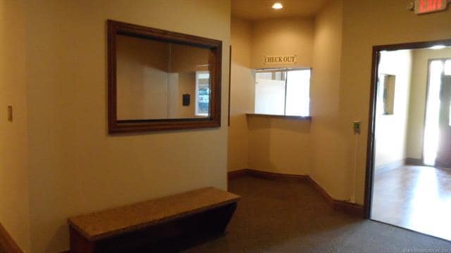 More Photos Of 1650 S Main St, Mcalester Freestanding For Sale