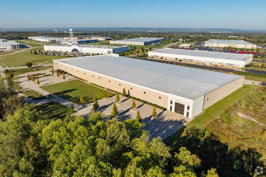 More Photos Of 350 Salem Rd, Jeffersonville Warehouse For Lease